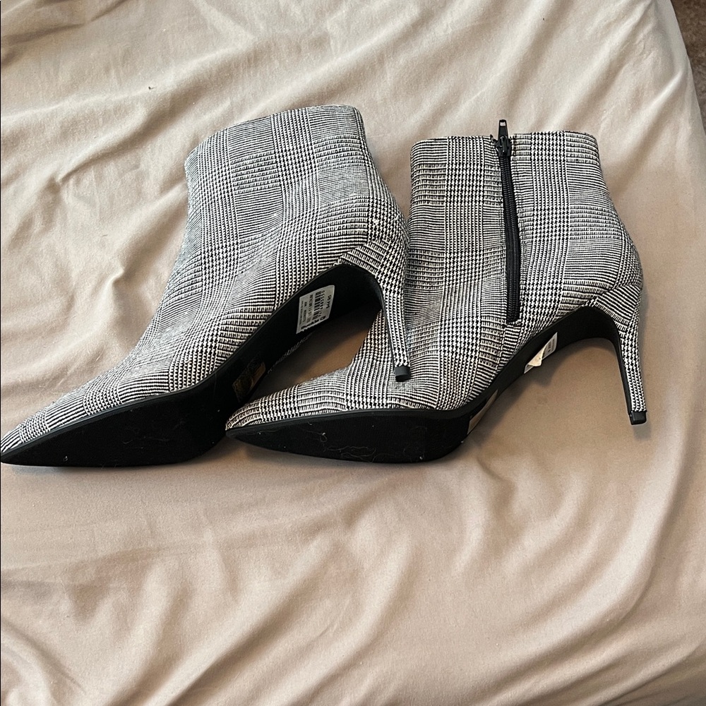 Buckle Monochrome Plaid Heeled Boots